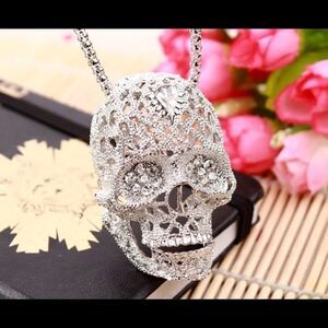 SILVER RHINESTONE STATEMENT SKULL NECKLACE BOHO